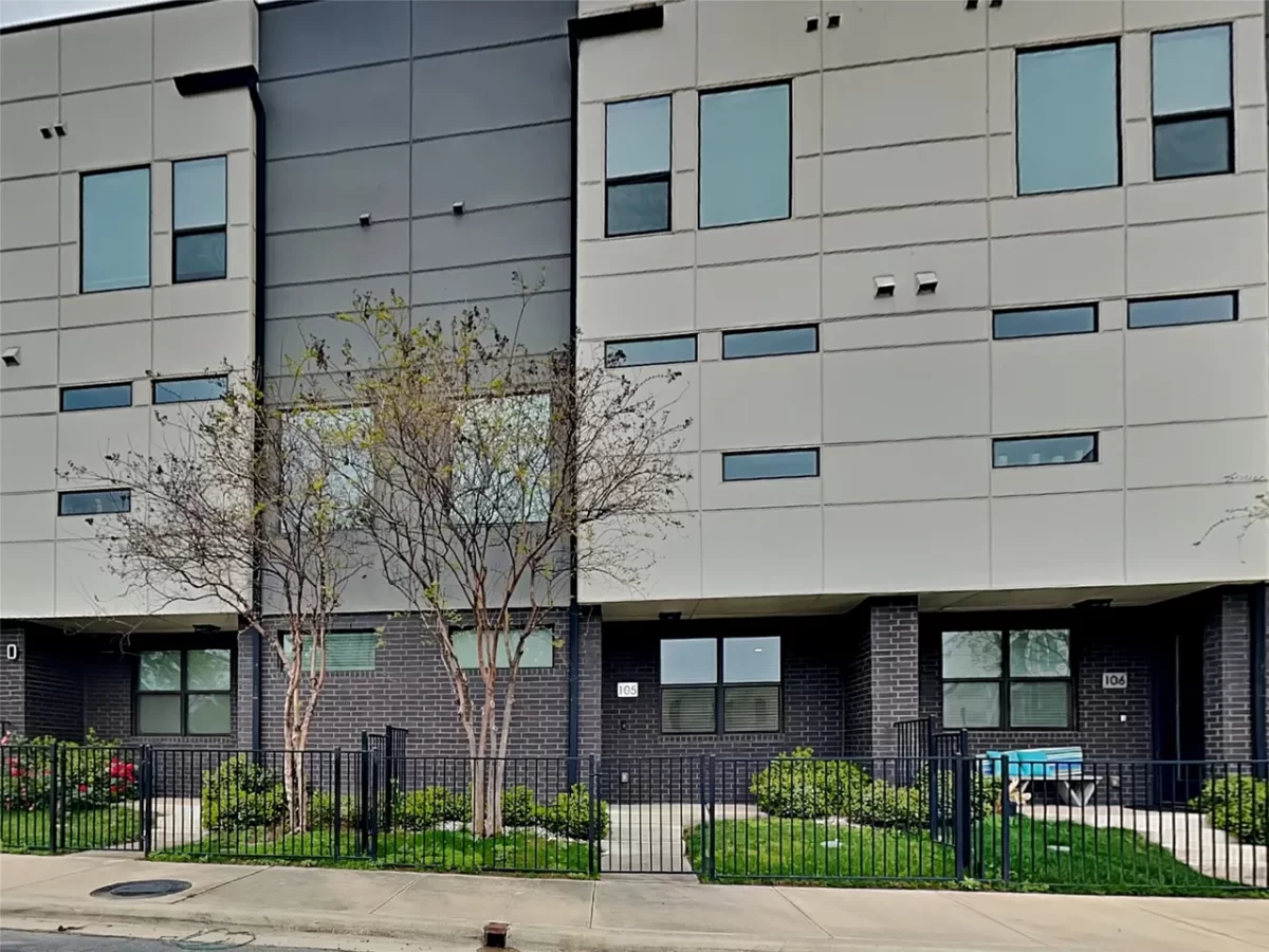 2BR Townhouse for Rent in Dallas, TX