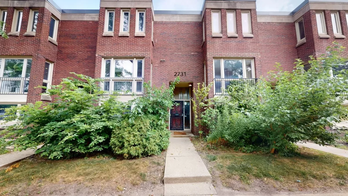 4BR Townhouse for Sale in Chicago, IL