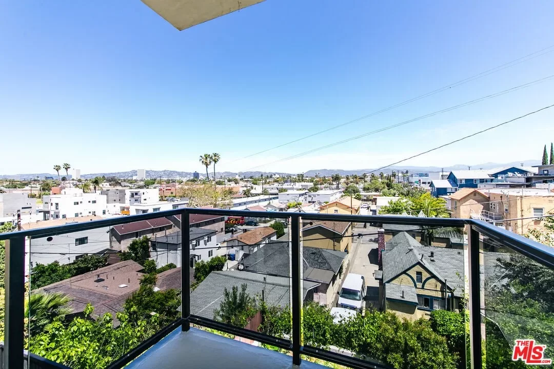 4BR Townhouse for Rent in Los Angeles, CA