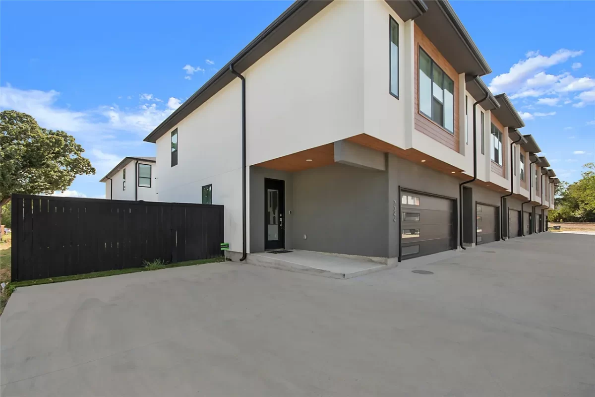 3BR Townhouse for Rent in Dallas, TX