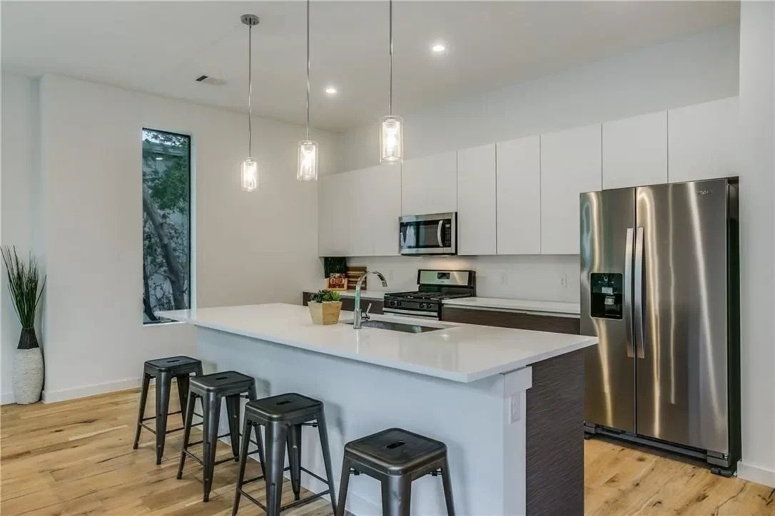 2BR Townhouse for Rent in Dallas, TX