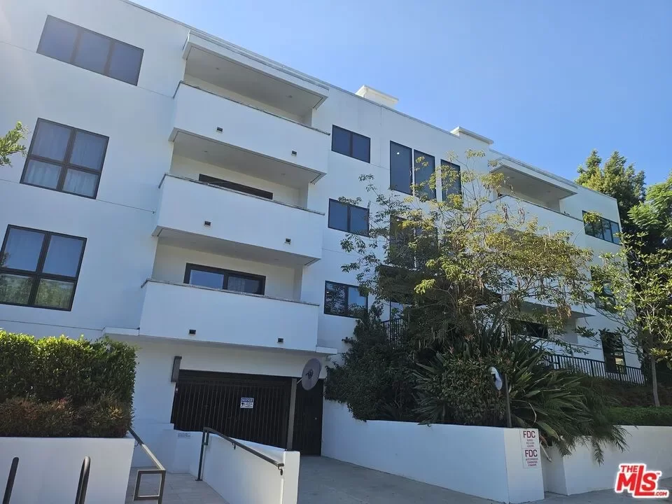 2BR Condo for Rent in Los Angeles, CA