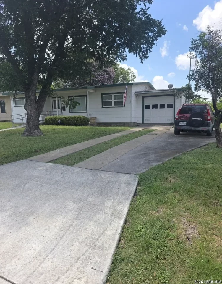 2BR House for Sale in San Antonio, TX
