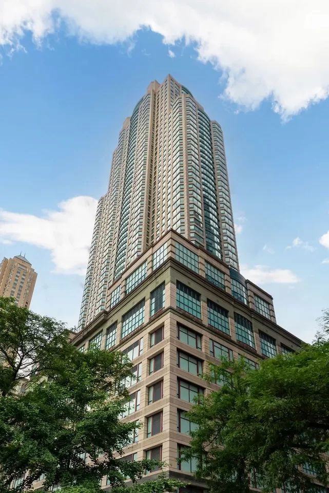 2BR Condo for Sale in Chicago, IL