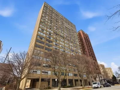 2BR House for Sale in Chicago, IL