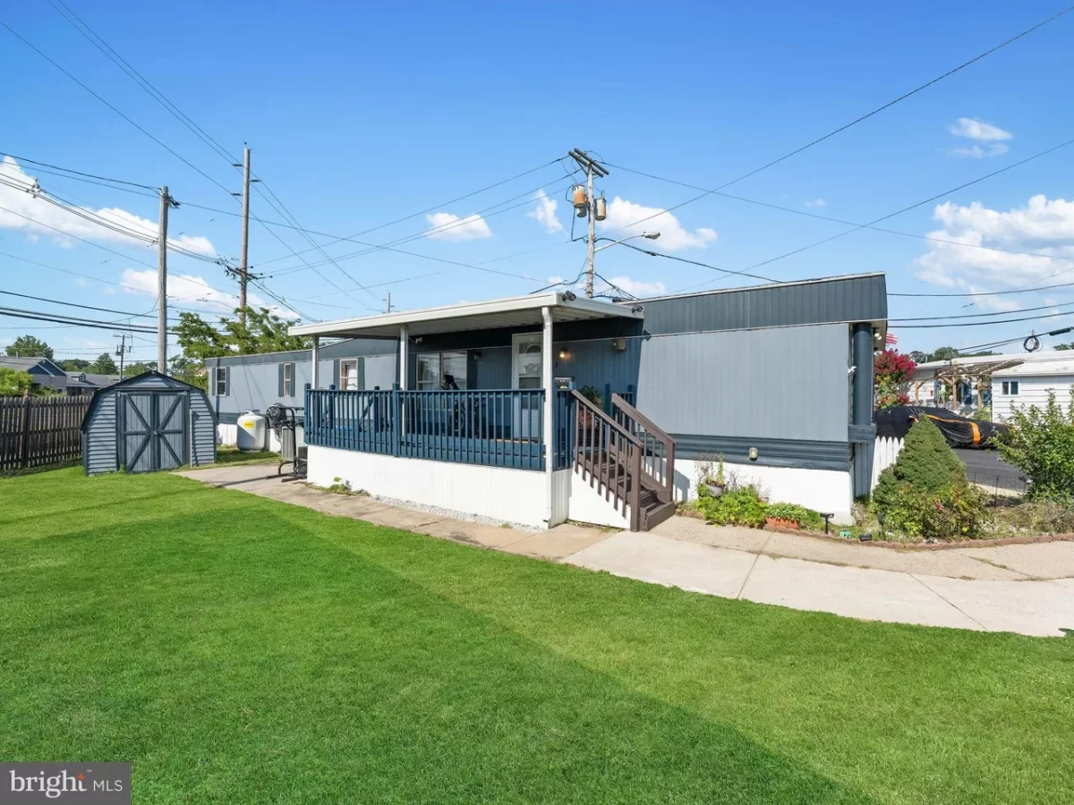 2BR Mobile Home for Sale in Gloucester City, NJ