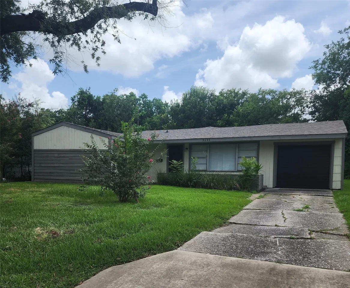 2BR House for Rent in Houston, TX