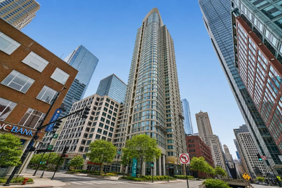Condo for Sale in Chicago, IL