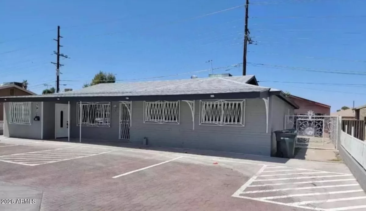 6BR Multi-Family for Sale in Phoenix, AZ
