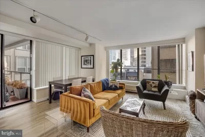 2BR House for Sale in Philadelphia, PA