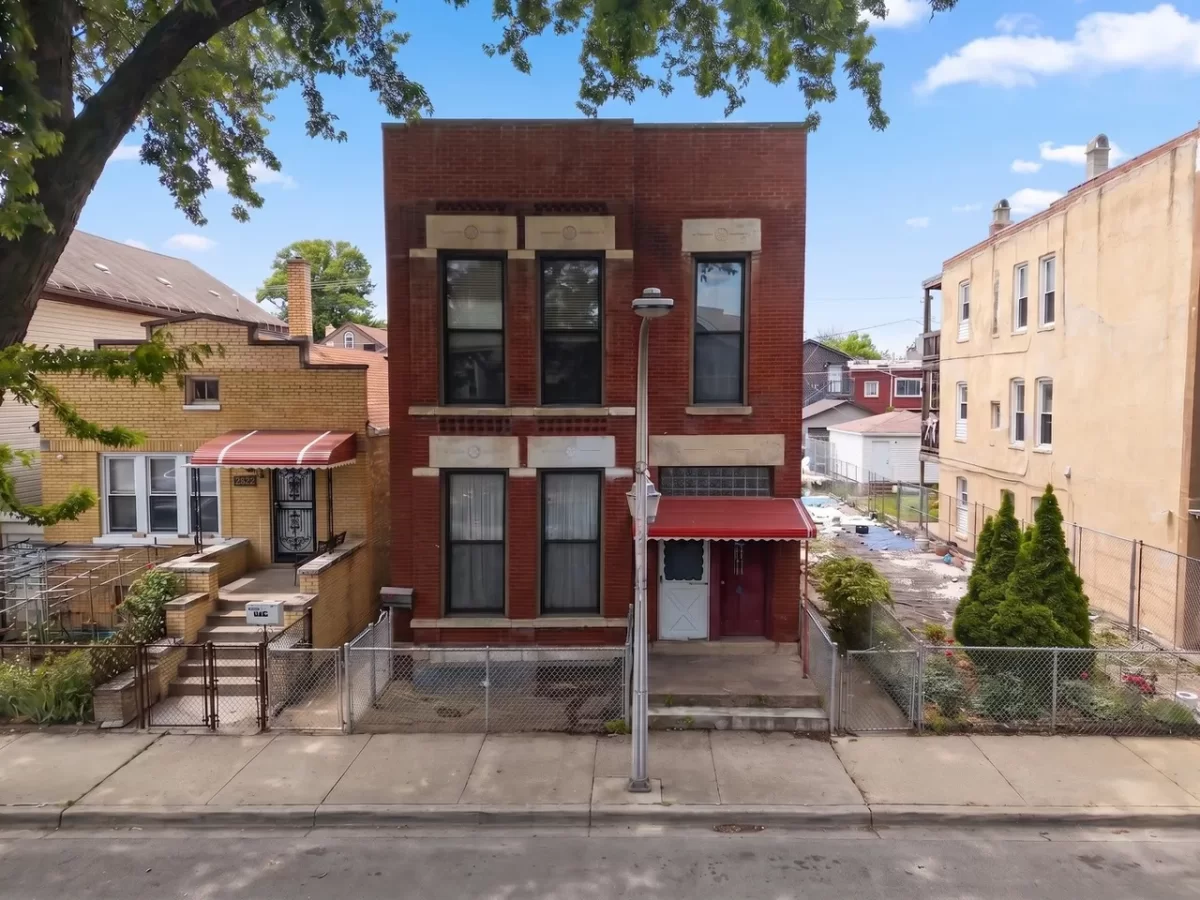 8BR Multi-Family for Sale in Chicago, IL