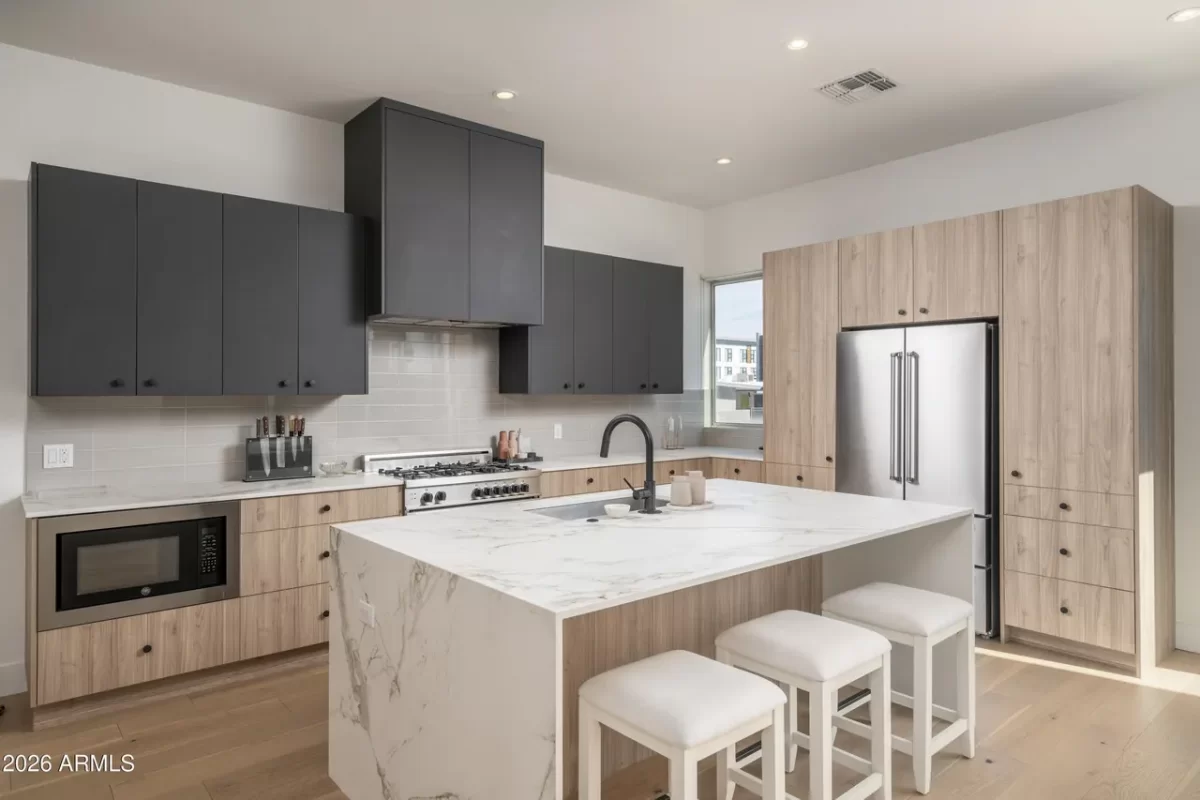 3BR Townhouse for Sale in Phoenix, AZ