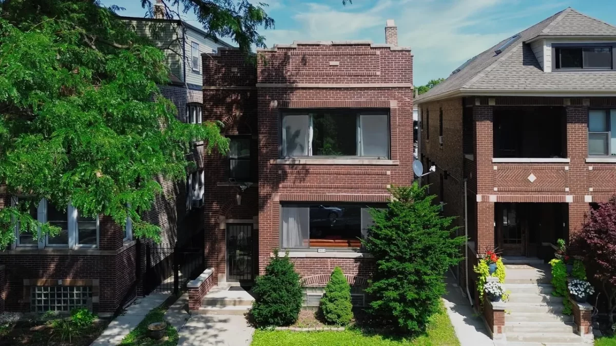 6BR Multi-Family for Sale in Chicago, IL