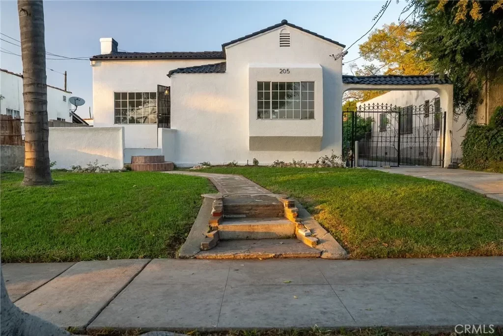 2BR House for Sale in Inglewood, CA