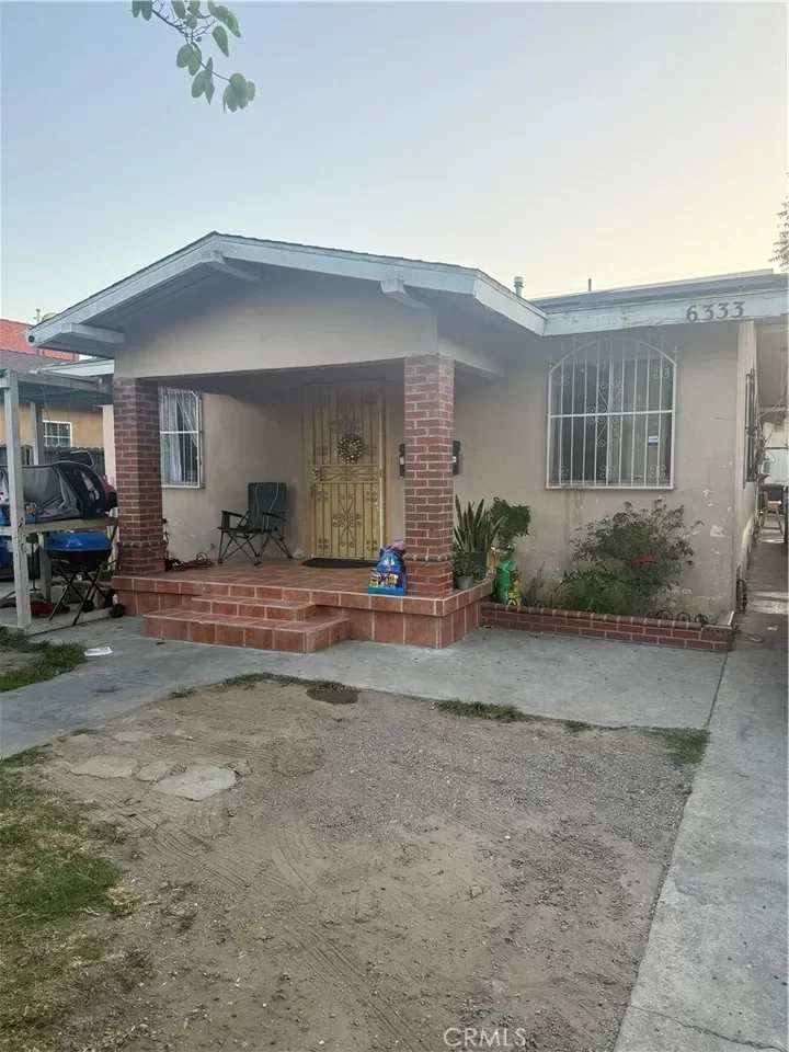 4BR Multi-Family for Sale in Huntington Park, CA
