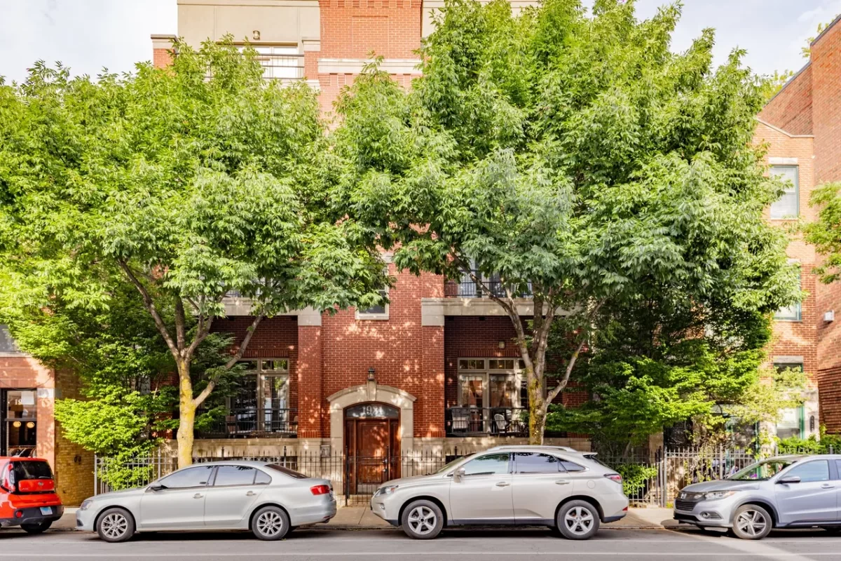 3BR Condo for Sale in Chicago, IL