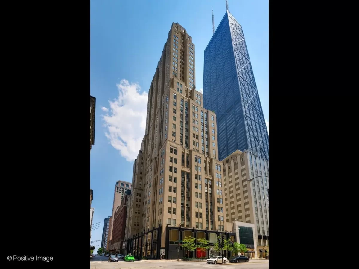 3BR Condo for Sale in Chicago, IL
