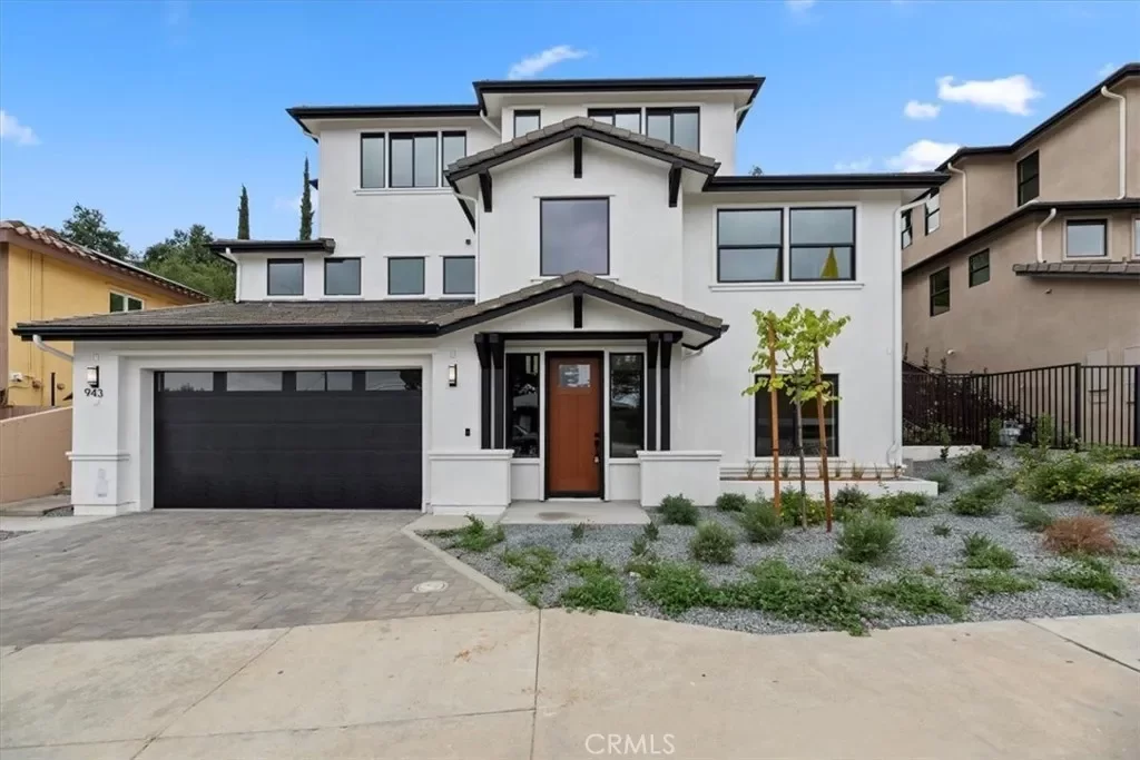 4BR House for Sale in Los Angeles, CA