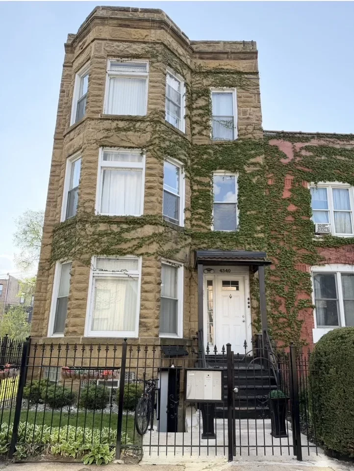 3BR House for Rent in Chicago, IL