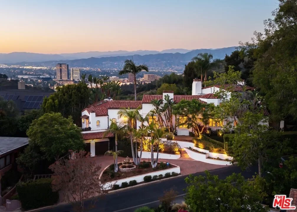 6BR House for Sale in Los Angeles, CA