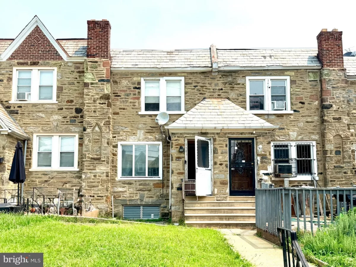3BR Townhouse for Sale in Philadelphia, PA