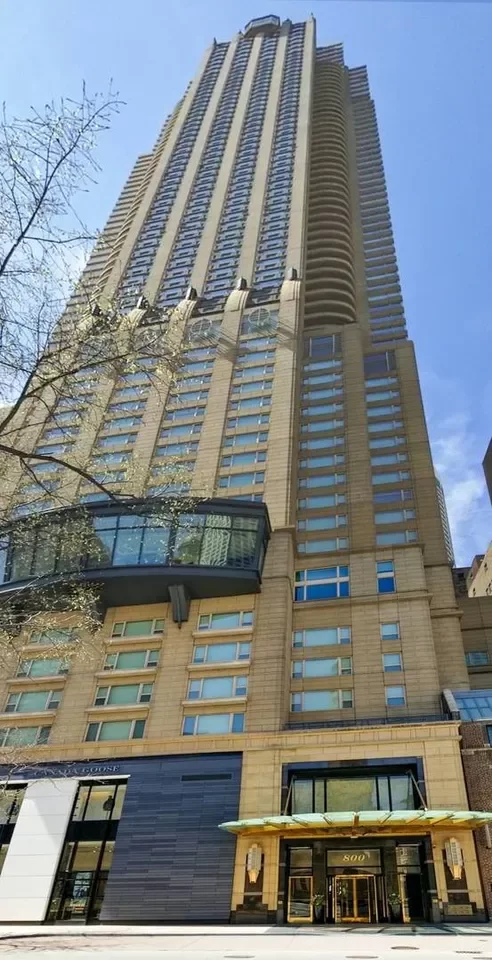 2BR Condo for Sale in Chicago, IL