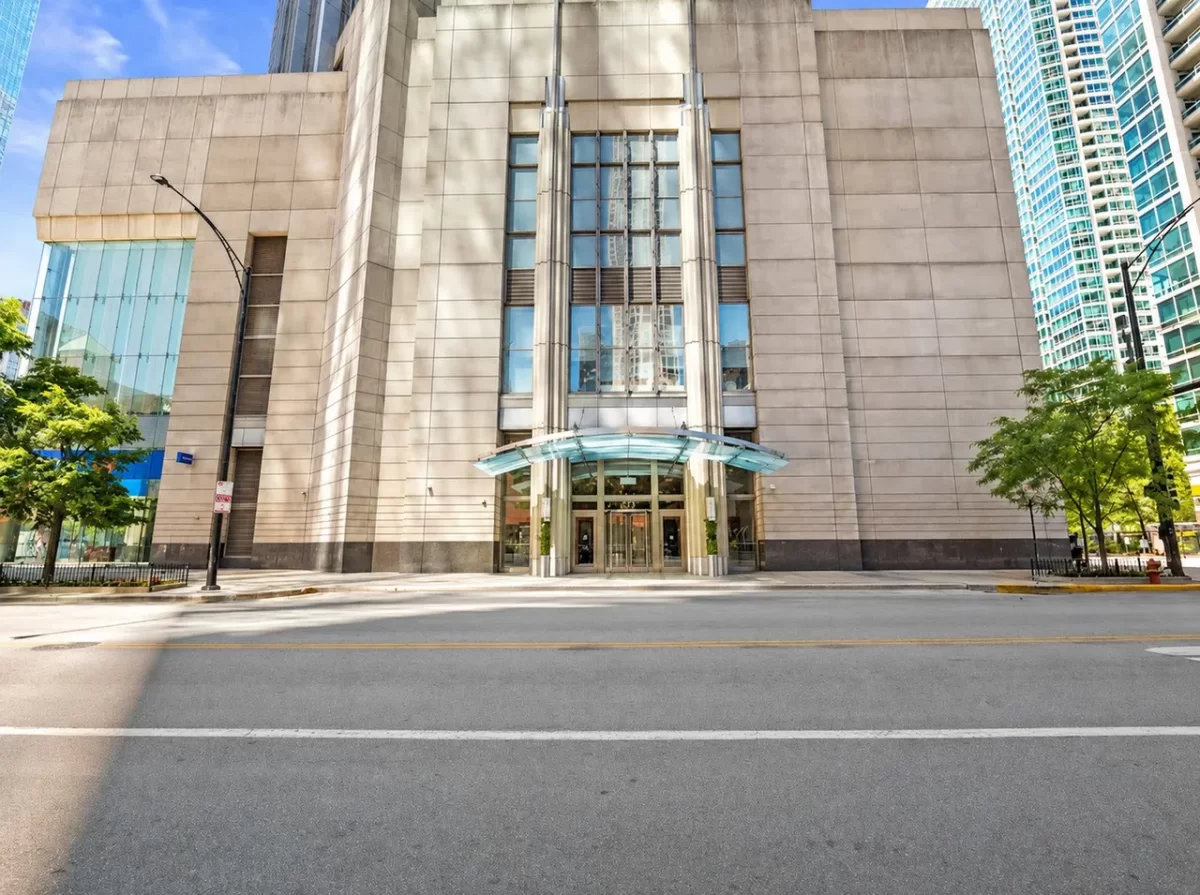 2BR Condo for Sale in Chicago, IL
