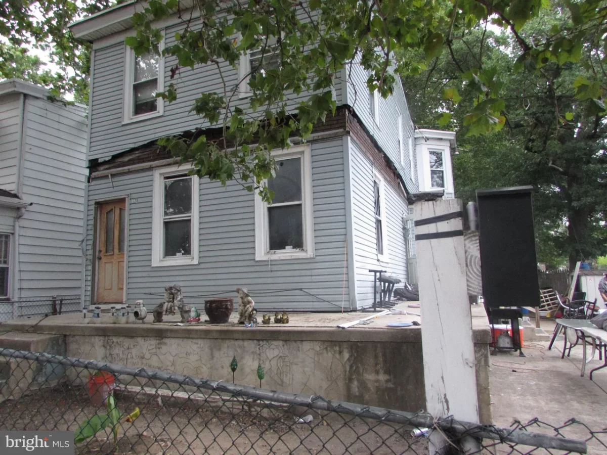 5BR House for Sale in Camden, NJ