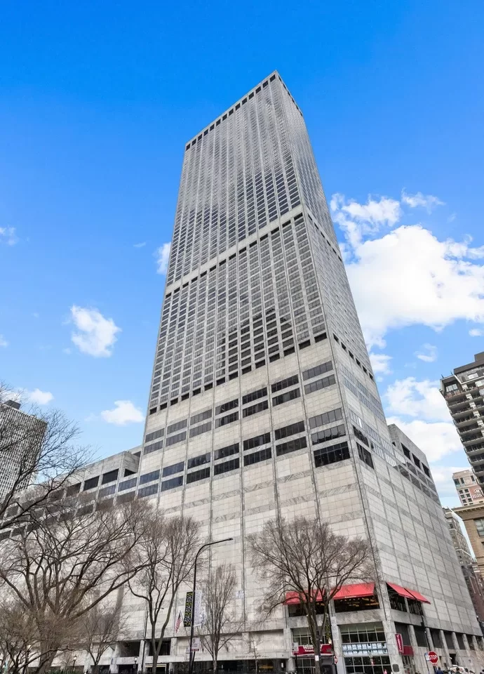 2BR Condo for Sale in Chicago, IL