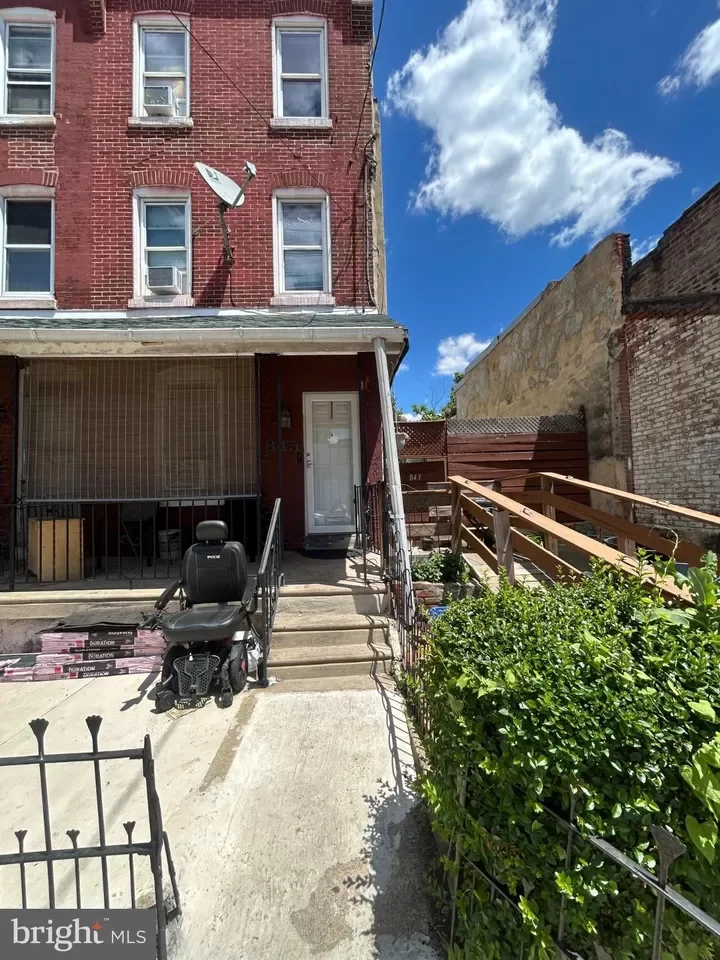 4BR Townhouse for Sale in Philadelphia, PA