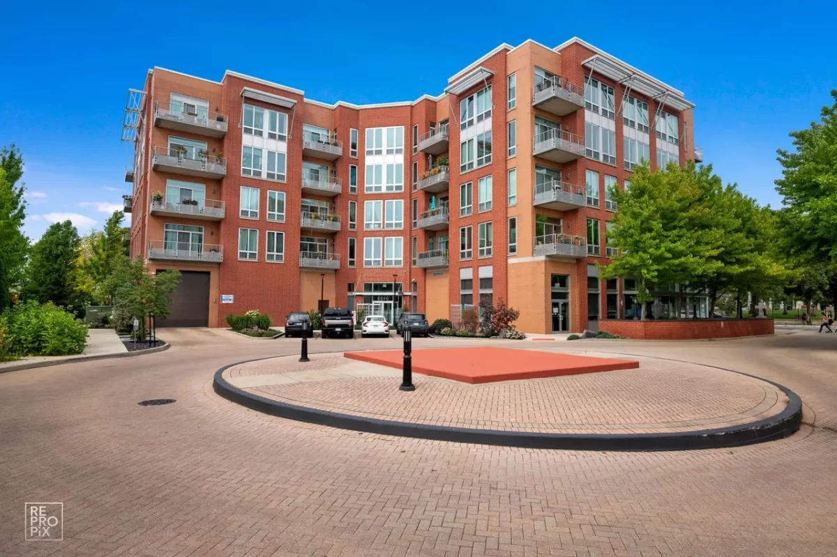 2BR Condo for Sale in Chicago, IL