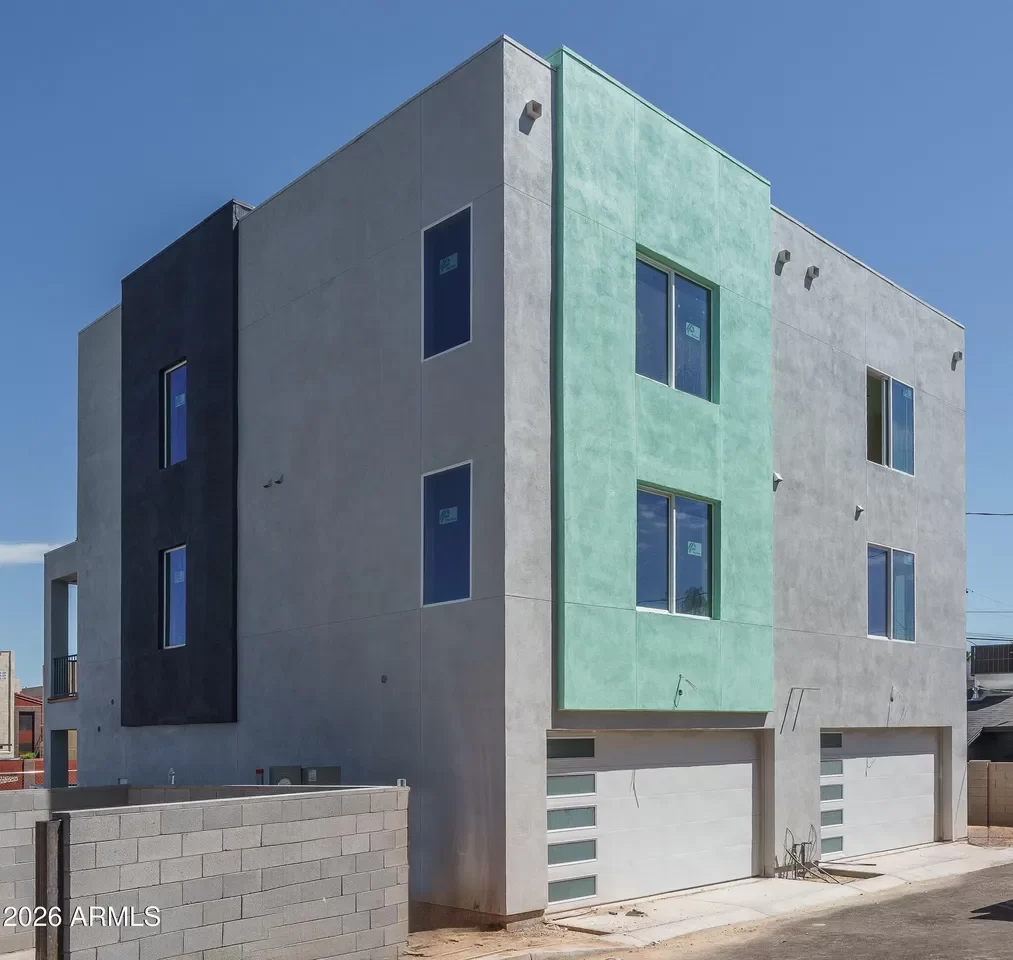 2BR Townhouse for Sale in Phoenix, AZ