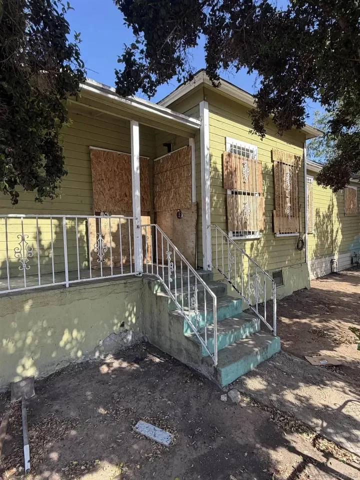 2BR House for Sale in San Diego, CA
