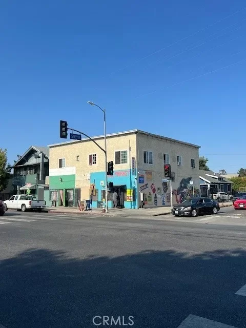 6BR Multi-Family for Sale in Los Angeles, CA