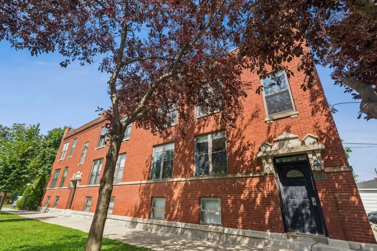 2BR Condo for Sale in Chicago, IL