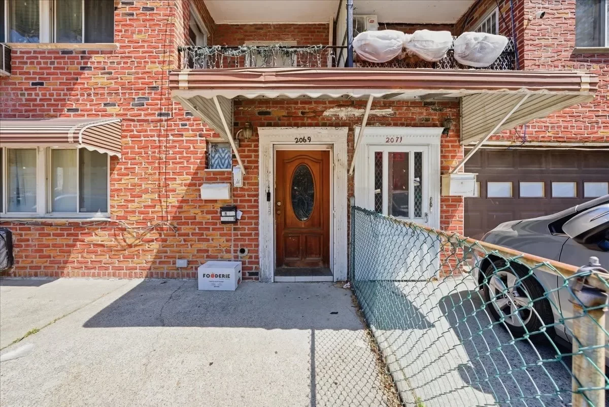7BR House for Sale in Brooklyn, NY