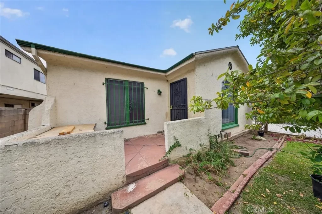 7BR Multi-Family for Sale in Los Angeles, CA