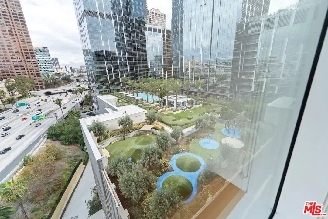 2BR Condo for Sale in Los Angeles, CA