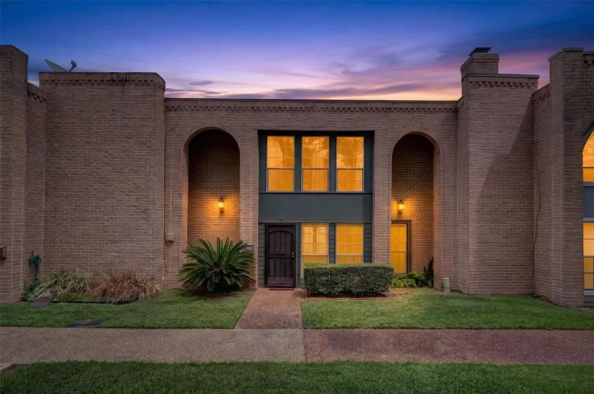 2BR Townhouse for Sale in Houston, TX