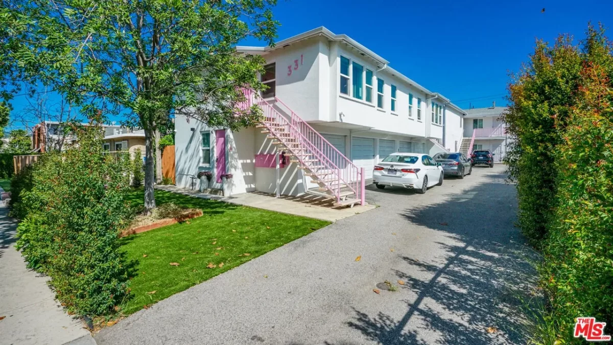 8BR Multi-Family for Sale in Glendale, CA