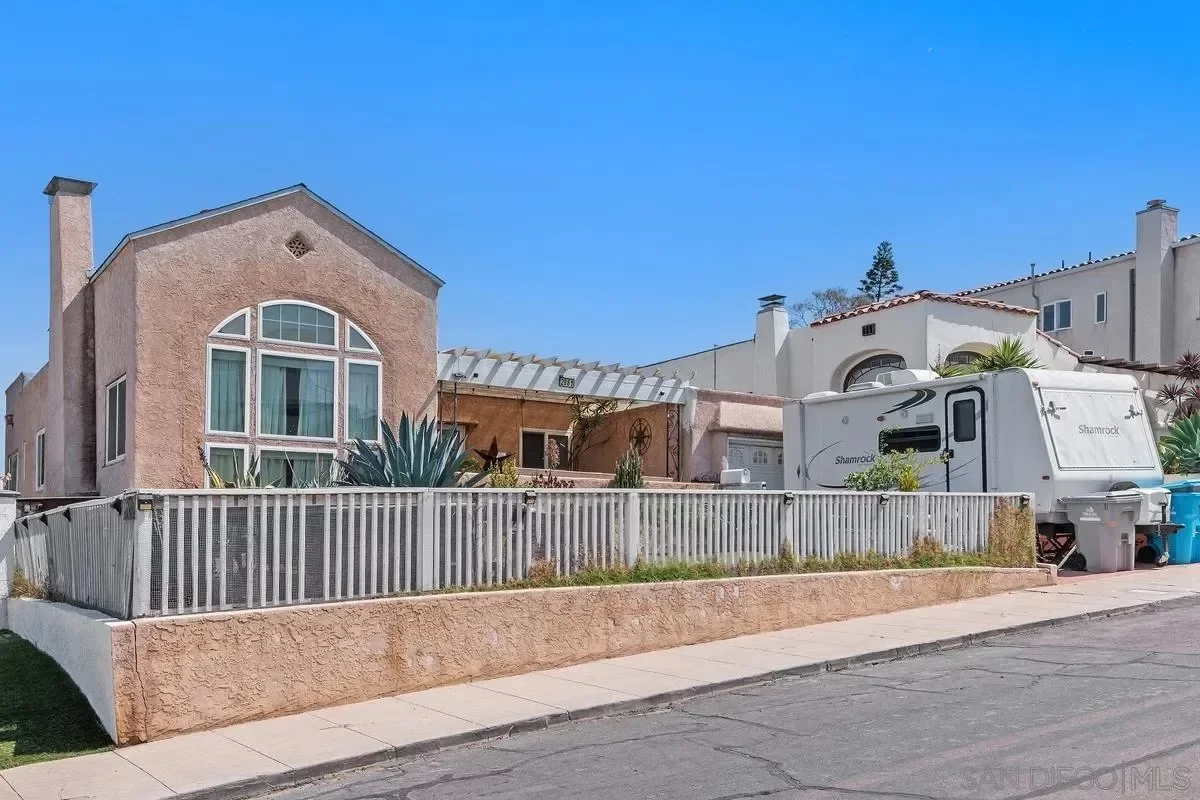 2BR House for Sale in San Diego, CA