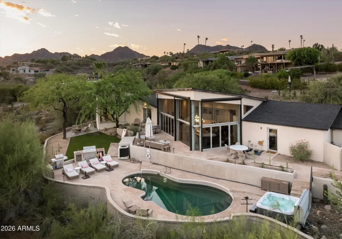 4BR House for Sale in Paradise Valley, AZ