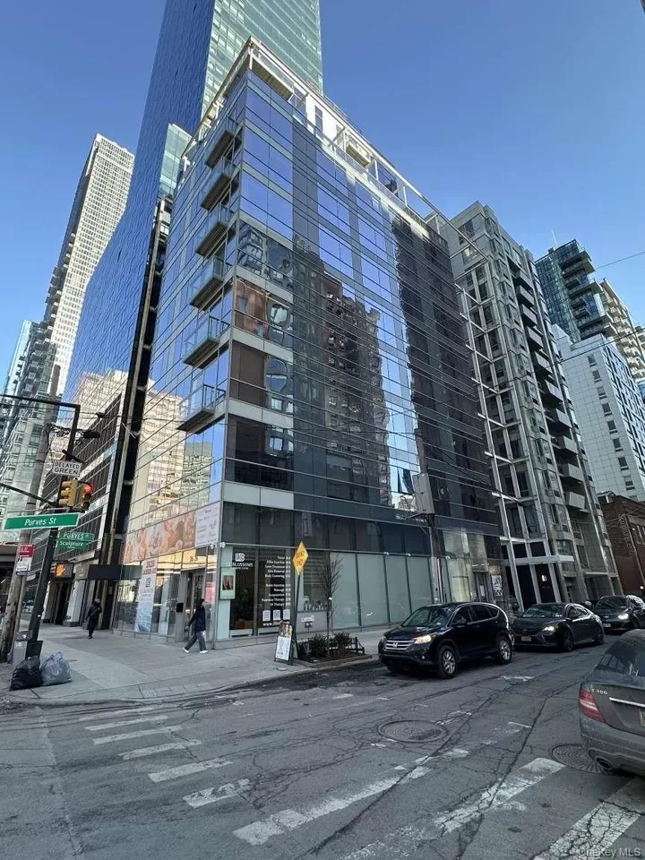 1BR Condo for Sale in Long Island City, NY