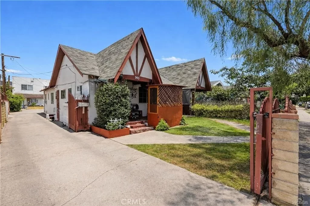 7BR Multi-Family for Sale in Los Angeles, CA