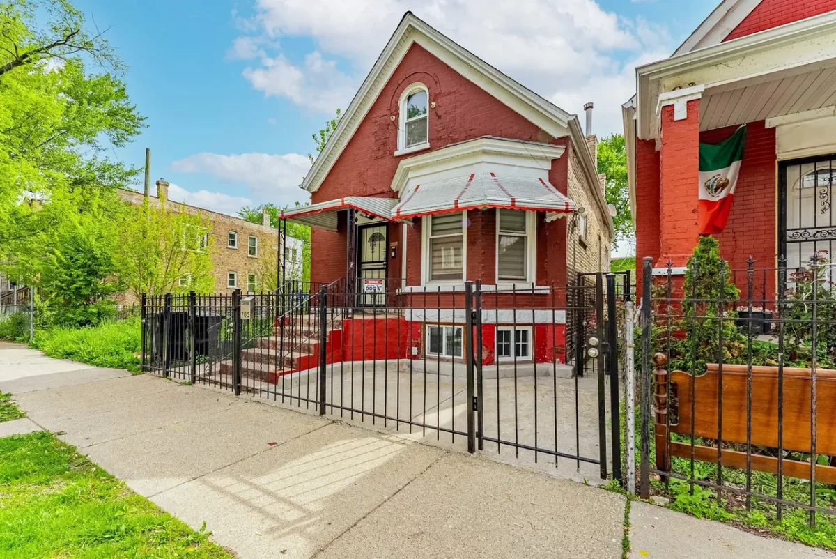 3BR House for Sale in Chicago, IL