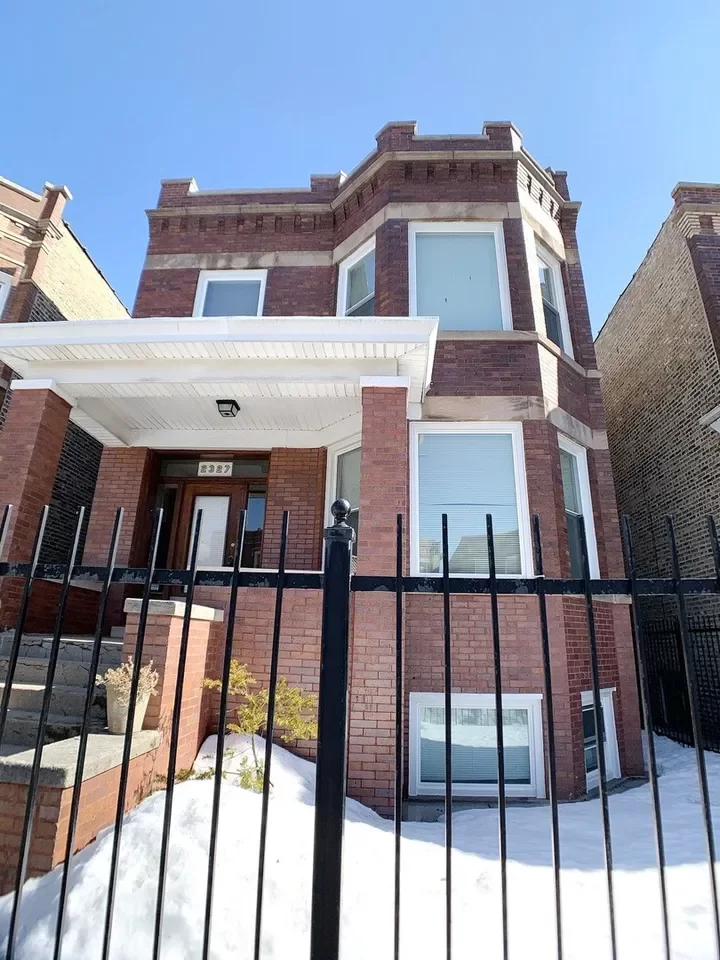 2BR House for Rent in Chicago, IL