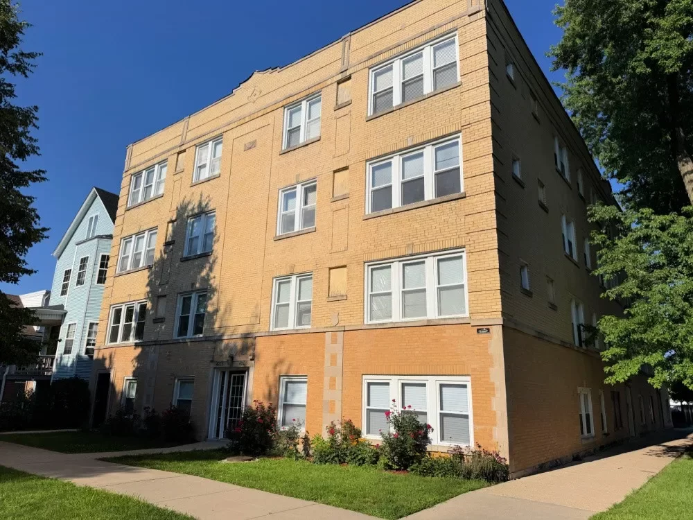 2BR Condo for Sale in Chicago, IL