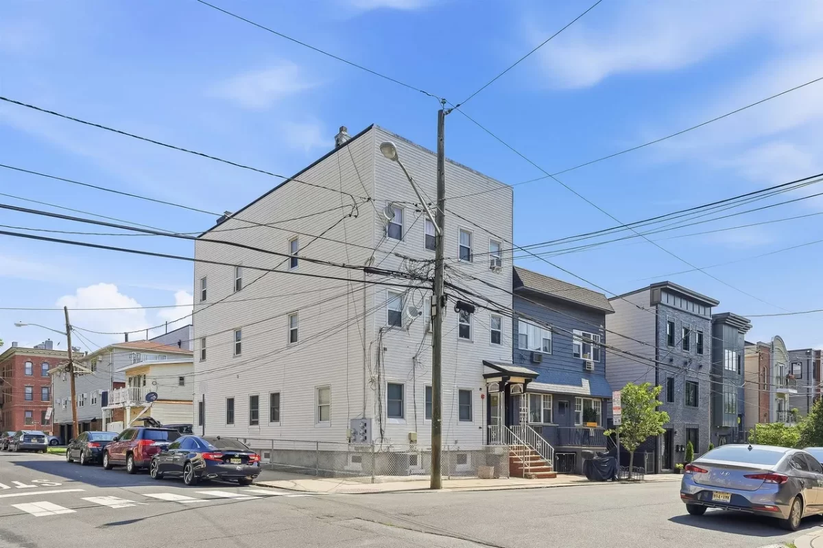 9BR Multi-Family for Sale in Jersey City, NJ