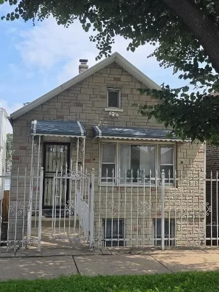 3BR House for Sale in Chicago, IL