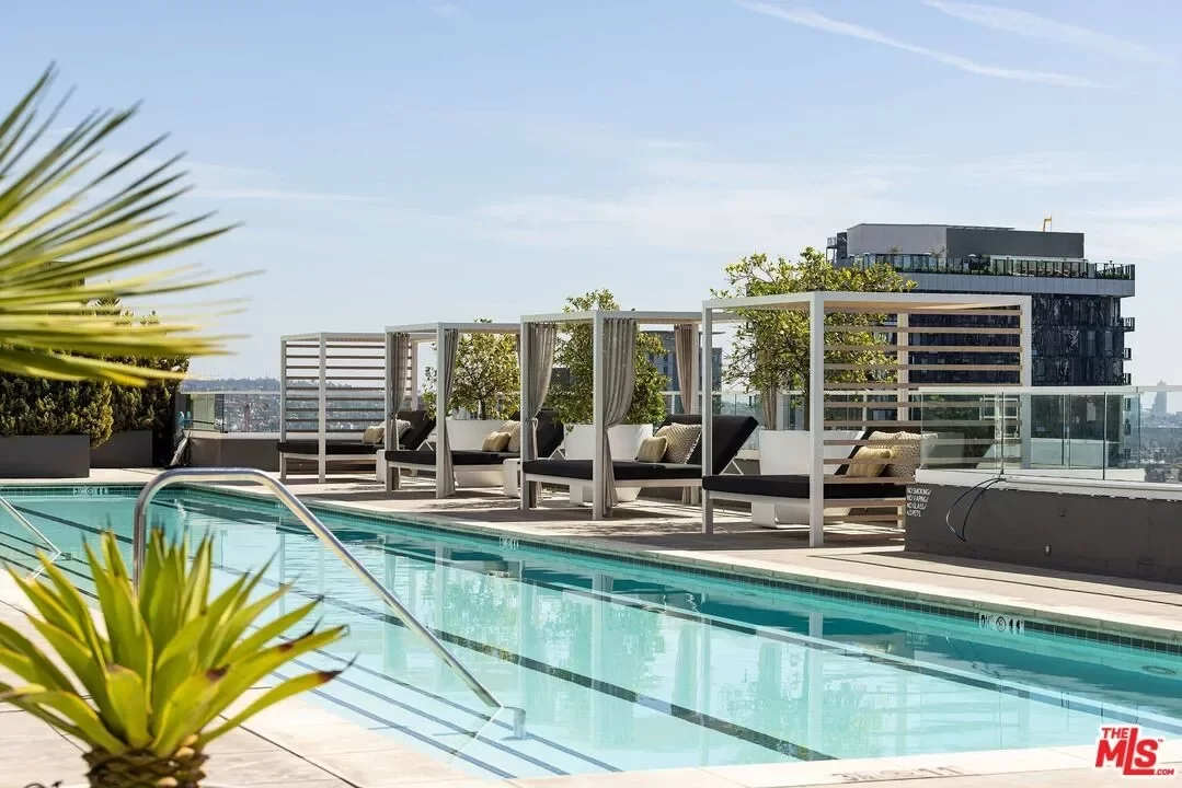 2BR Condo for Sale in Los Angeles, CA
